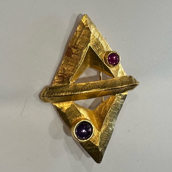 Vintage Brooch Pin Gold Tone Filigree Purple And Pink Gripoix Cabochon Style✨ - Picture 3 of 3